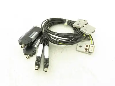 Keyence FS-V33CP Fiber Optic Sensor 24V Various Cable Lengths Included Lot of 4