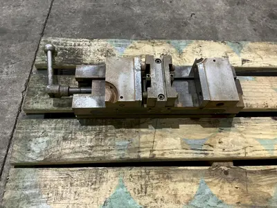 6" LOCKWELL MODEL TLD-60 DOUBLE CLAMP VISE, WITH ANTI-LIFT MECHANISM: YOBRO #25059
