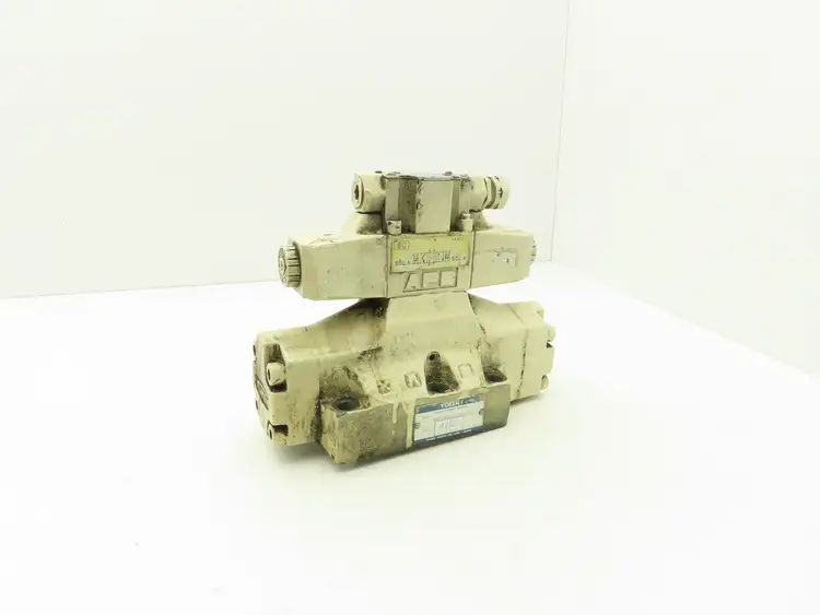 Used YUKEN VICKERS _UNKNOWN_ Valves/Fittings | Arrow Industrial #566455