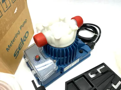 USED SEKO TEKNA ELECTROMAGNETIC METERING PUMP, WALL MOUNT, 0.4–110 L/HR