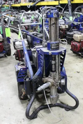 GRACO GH-733ES Sprayer/Pump | Levy Recovery Group (13)