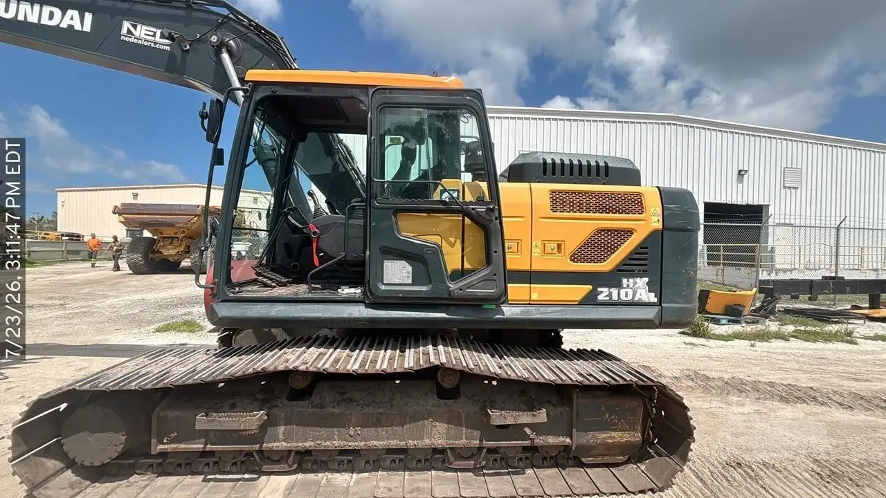 Used 2024 HYUNDAI HX210AL Crawler Excavators Florida US | National Equipment Dealers #1422291