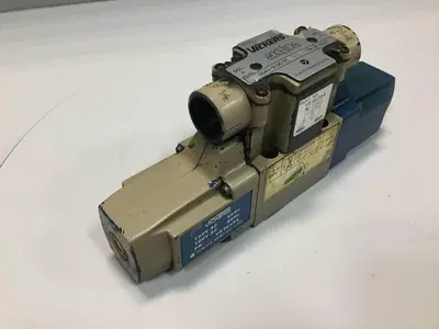 USED VICKERS DG4V30CPLT10JAS310