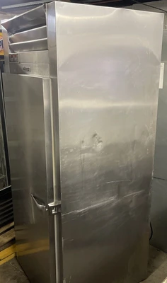 174-0126 Traulsen RPP132 – FHS Single Door Rollin In Dough Warmer Proofer