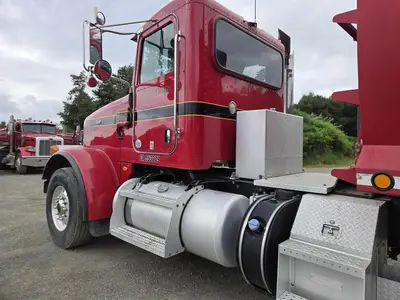 USED 2013 PETERBILT 365