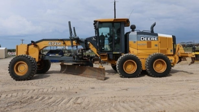 USED 2013 Deere 672GP