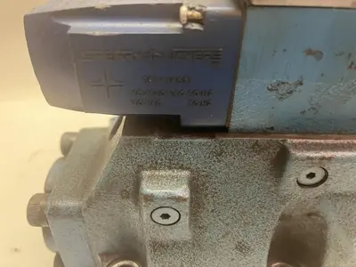 USED VICKERS DG5S-8-2N-WLB-11