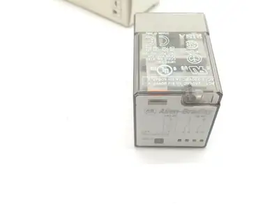 USED ALLEN-BRADLEY SER D BULLETIN 700 RELAY