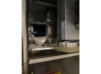 Used KAPS KAPS ALL C8 8-SPINDLE CAPPER Cappers Quill - Automatic Inline New York US | Michael Benalt Inc #1334603