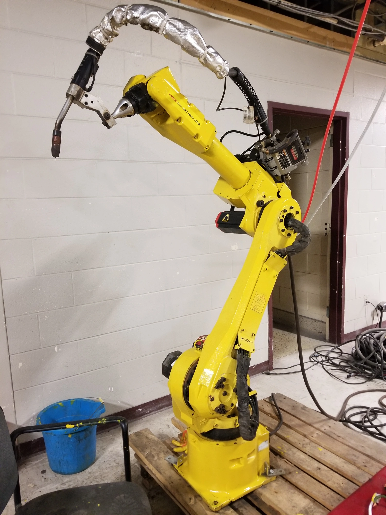 USED 2005 FANUC ArcMate 120iB R-J3iB