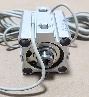 NEW SMC CDQ2B32-15D-M9BWL