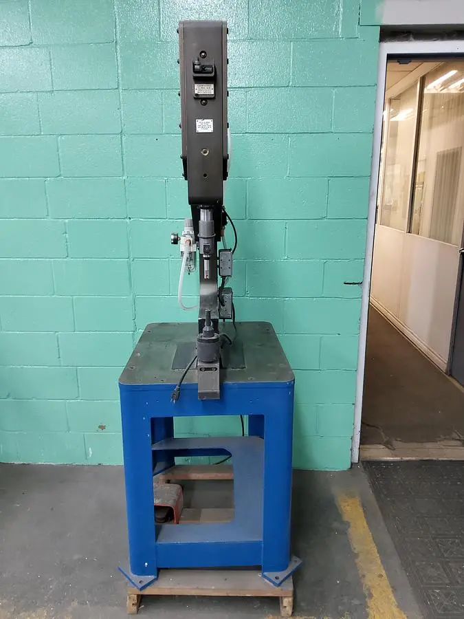 USED BTM TOG-L-LOC CLINCHING MACHINE 47559