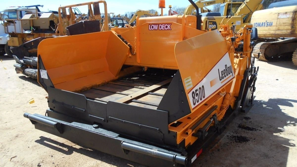 USED 2002 Lee-Boy 8500