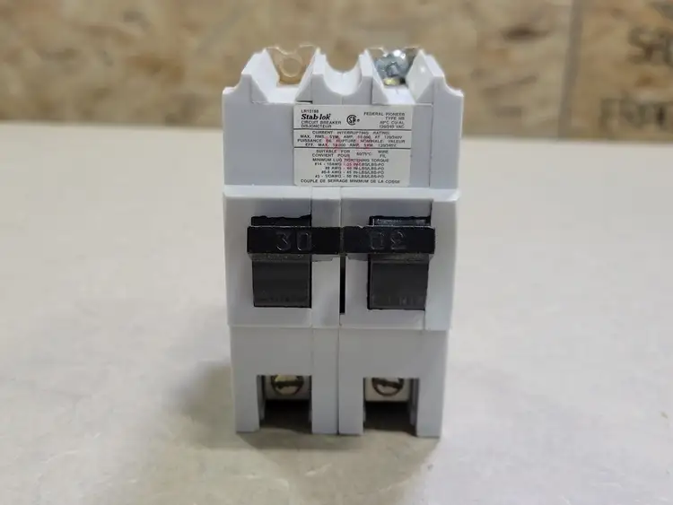 Used FEDERAL PIONEER NB215 Switchgears British Columbia CA | Lenmark #242230