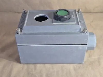 NEW ALLEN-BRADLEY 800H-2HZ4R