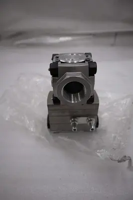 NEW KROM SCHRODER VRH125R05AE/PP/PP Gas Pressure Regulator STOCK H1208