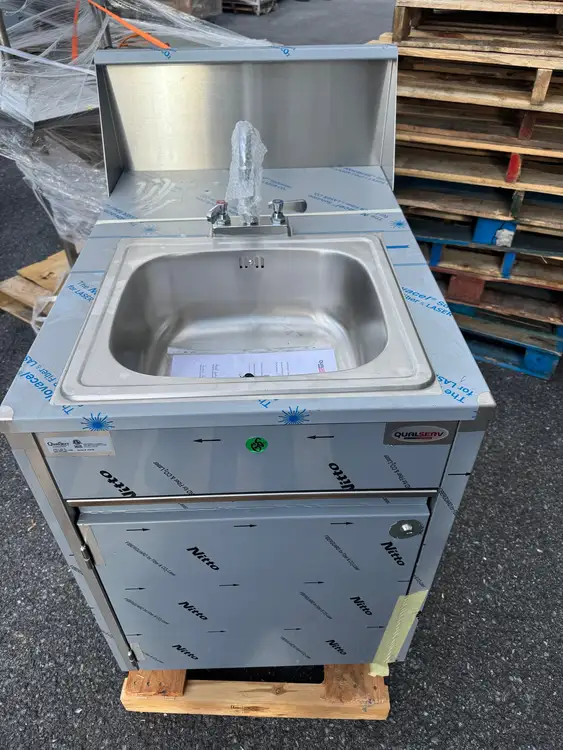 Used _UNKNOWN_ _UNKNOWN_ Hand Washing and Sanitizing Pennsylvania US | MS Restaurant and Equipment Sales #1061342