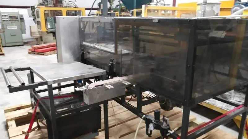 AIS  Rear feed single tier bottle bagging machine