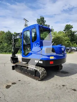 USED 2025 BLU B60