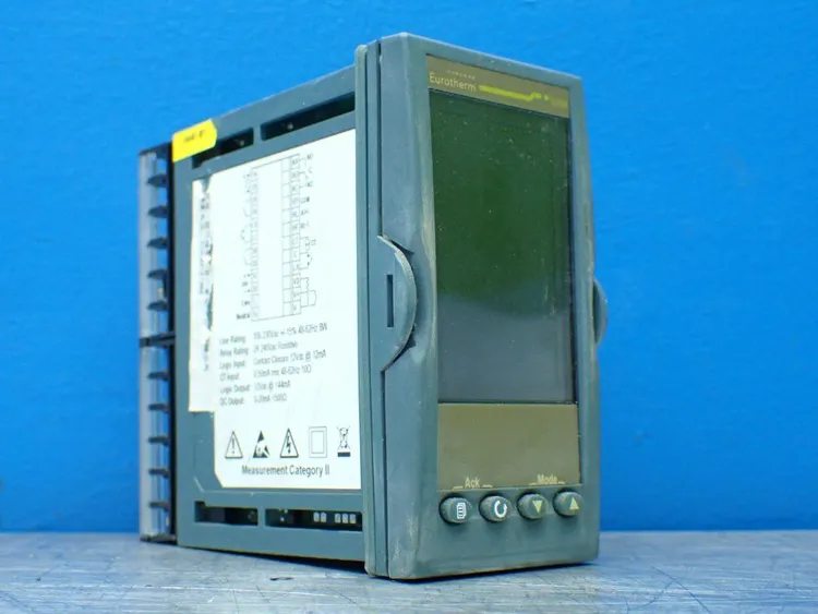 Used EUROTHERM 3208/CC/VH/RRX/R/4CL/G/ENG Temperature Controls Ohio US | HGR 24 #802944