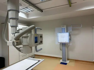 USED SIEMENS COMPLETE X-RAY ACCIDENT INVESTIGATION WORKSTATION WITH MEDICAL EQUIPMENT LOT