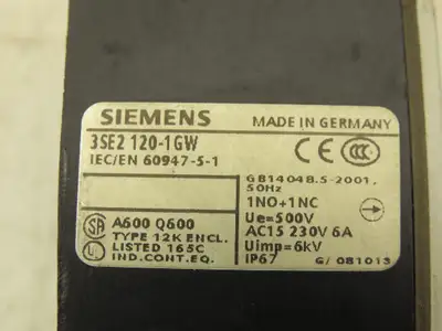 Siemens 3SE2 120-1GW Limit Switch Top Arm Roller & Spring Return