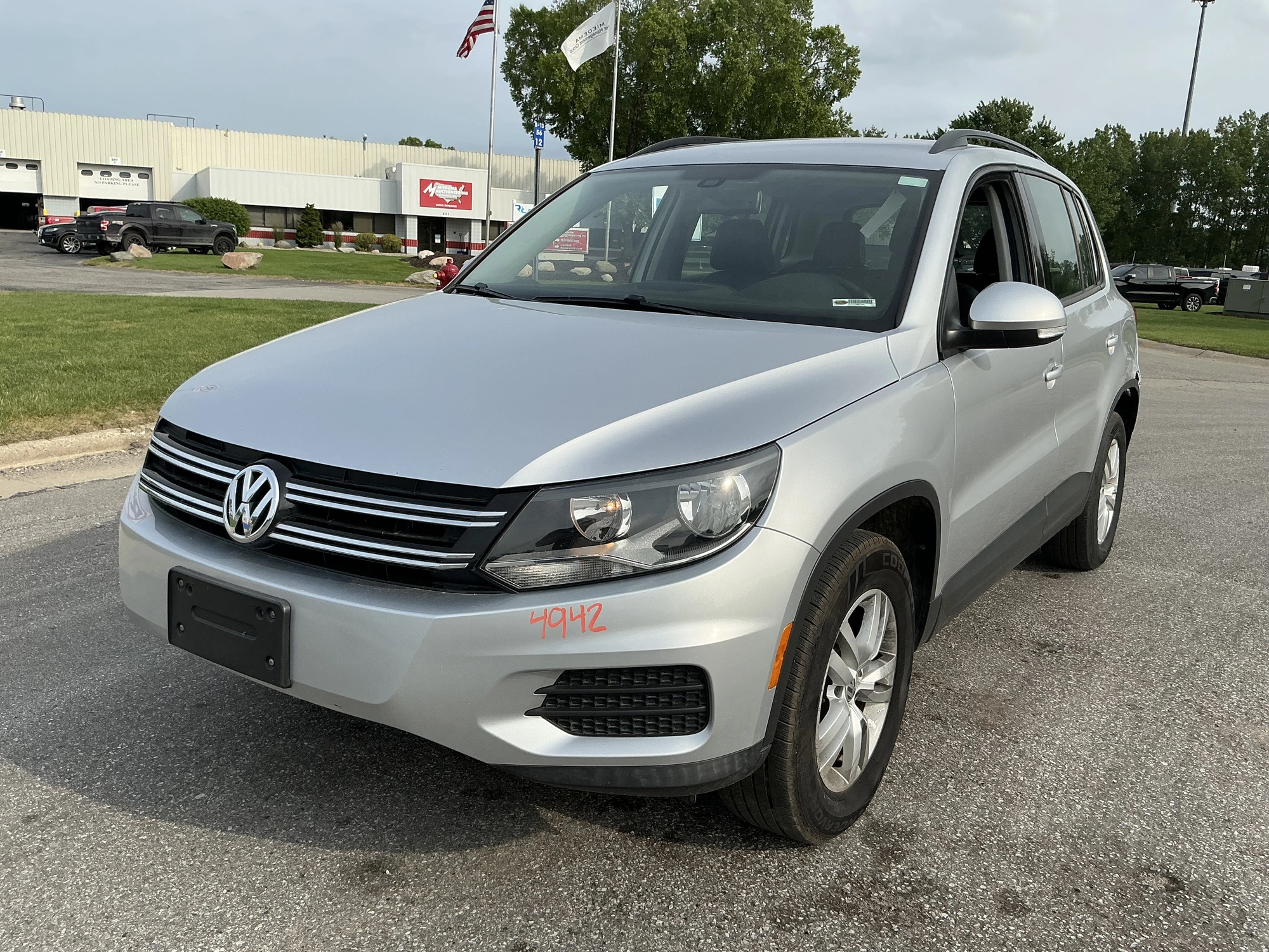 USED 2016 VOLKSWAGEN TIGUAN