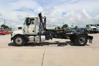 New | in-Stock 2025 MACK MD6 Hooklifts & Roll-Offs Texas US | Roll Off Truck World #1491879