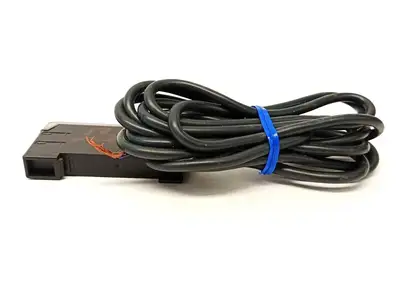 E3X-DA11 | Omron  Digital Fiber Sensor Amplifier Unit - Used