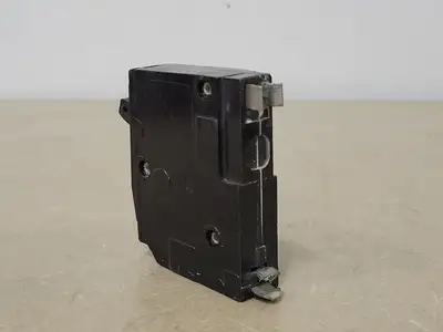 USED SQUARE D QO115