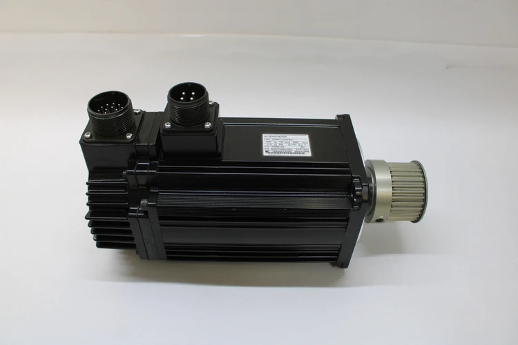 Used YASKAWA ELECTRIC SGMSS-25ACA61 Servo Motors Kentucky US | Industrial Parts R Us Inc. #357345