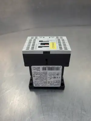 SIEMENS 3RT1016-2BB42 SIRIUS 3-Pole Contactor. 4E-51
