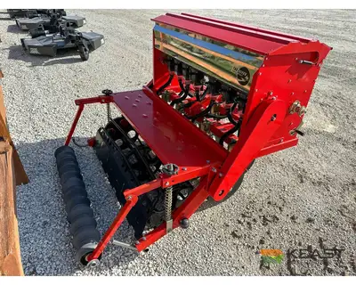 Used TAR RIVER _UNKNOWN_ Food Plot Seeders Iowa US | Keast Enterprises #1360509