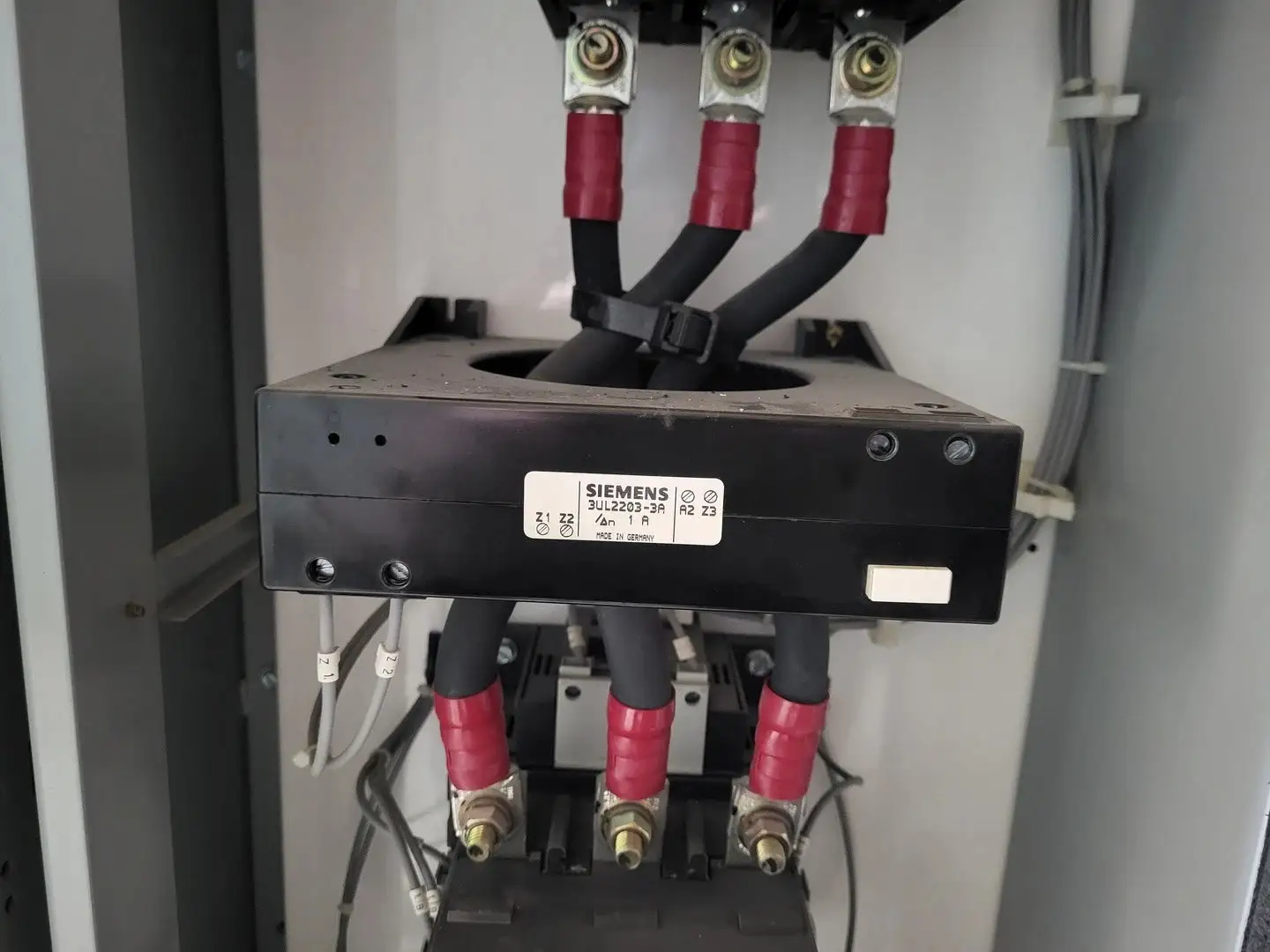 USED SIEMENS 3UL2203-3A