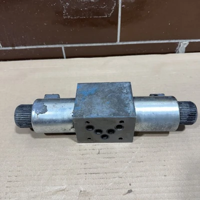 USED Vickers DG4V 5 2CJ M U H6 20