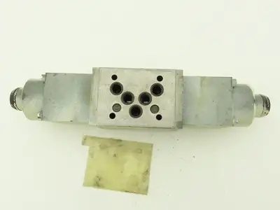 Mannesmann Rexroth 4WRA 10 W40-12/24NZ4/M-993-X Directional Solenoid Valve 24VDC