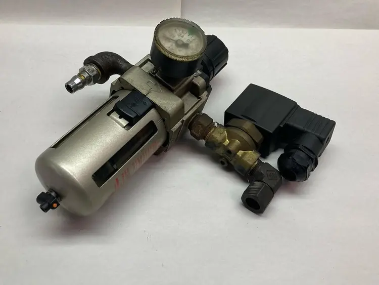 Used SMC AW40-03DG Air Pressure Regulators Ohio US | Surplus Asset Holdings #1520462