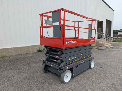 USED 2015 Skyjack SJ4632