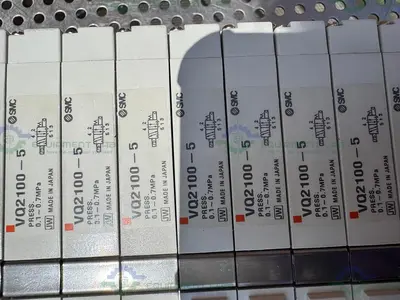 Used LOT OF 12 - SMC VQ2100-5 SOLENOID VALVE MANIFOLD 0.1-0.7 MPA Electronics & Components California US | Equipment Lab #1271595