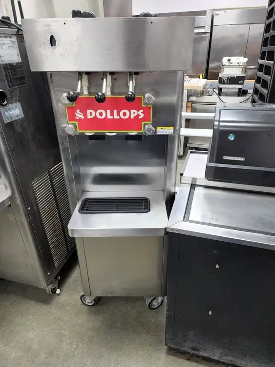 Used Stoelting Used Stoelting F231-1812-ME1 Soft Serve Ice Cream Frozen Yogurt Machine As Is Frozen Yogurt Machines Illinois US | Falcon Restaurant Supply #1376793