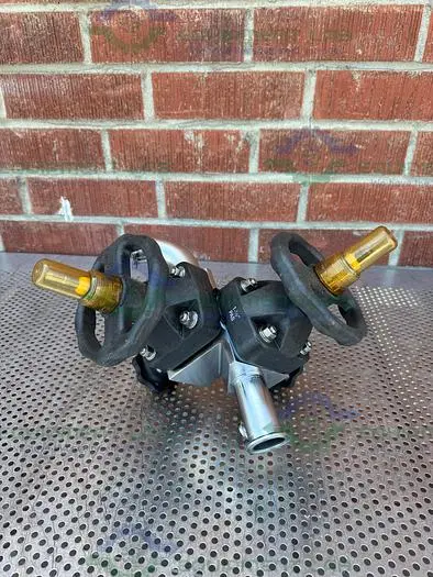 Used 4 ITT PURE-FLO STAINLESS STEEL DIAPHRAGM VALVES W/ 1.5" TO 1/2" SANITARY FITTING Valves/Fittings California US | Equipment Lab #485694