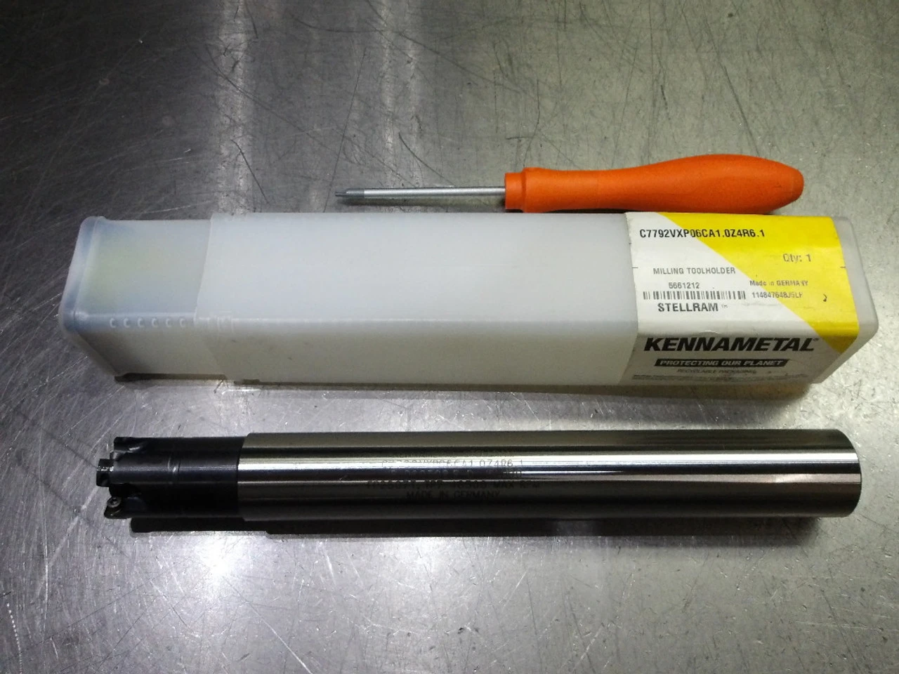 Kennametal 1" 4 Flute Coolant Thru Endmill C7792VXP06CA1.0Z4R6.1 (LOC2608A)