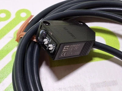 NEW OMRON E3Z-D81