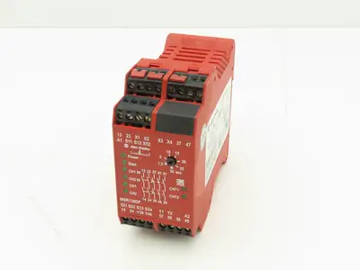 Allen Bradley MSR138DP 440R-M23151 Safety Relay Guardmaster Lot of 4