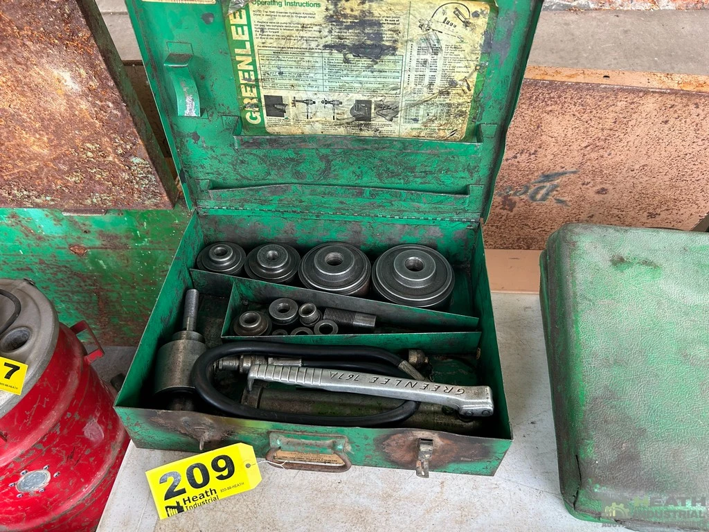 Used _UNKNOWN_ GREENLEE 7310 11 TON HYDRAULIC KNOCKOUT KIT W/ HAND PUMP AND STANDARD ROUND 1/2" - 4" Portable Punches Illinois US | Heath Industrial Auction Services #1379723