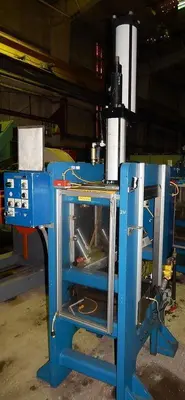 16 Ton FARGER & JOOSTEN MULTIPOWER Air/Oil Press