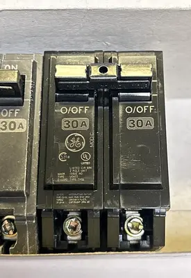 New | in-Stock GE THQL2130 Miscellaneous Equipment (Electrical & Power) | Surplus Asset Holdings #1200344