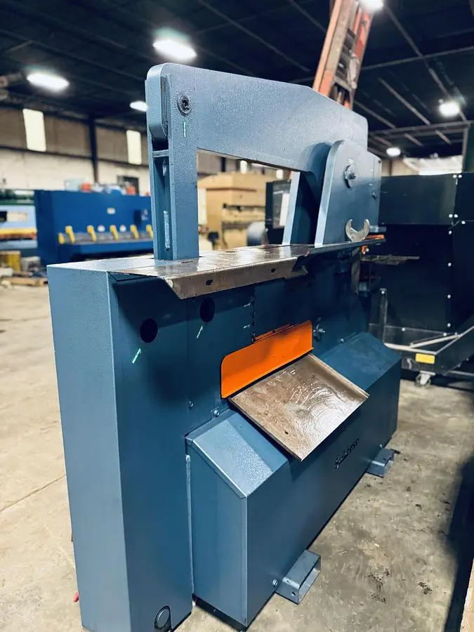 SCOTCHMAN 9012-24M 90 TON IRONWORKER