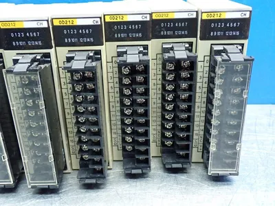 USED OMRON C200HOD212