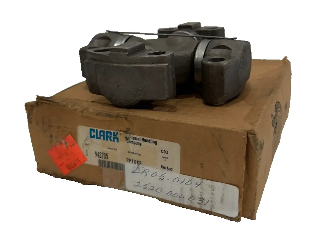 NEW CLARK 942735 SPIDER UNIVERSAL JOINT ASSEMBLY